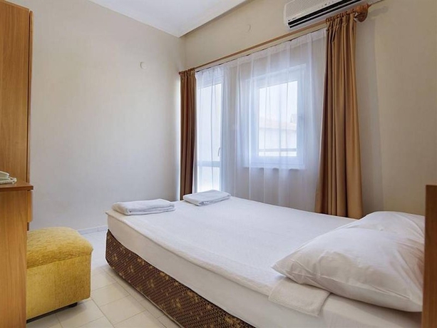 Imagen general del Hotel Larissa Beach Club. Foto 9