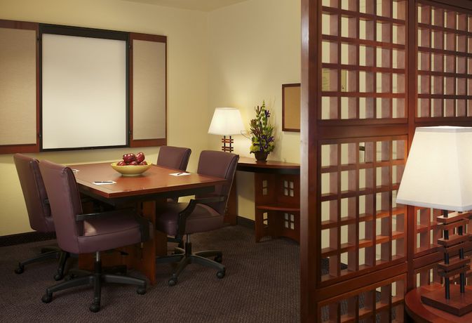 Imagen de la habitación del Hotel Larkspur Landing Extended Stay Suites Renton. Foto 13