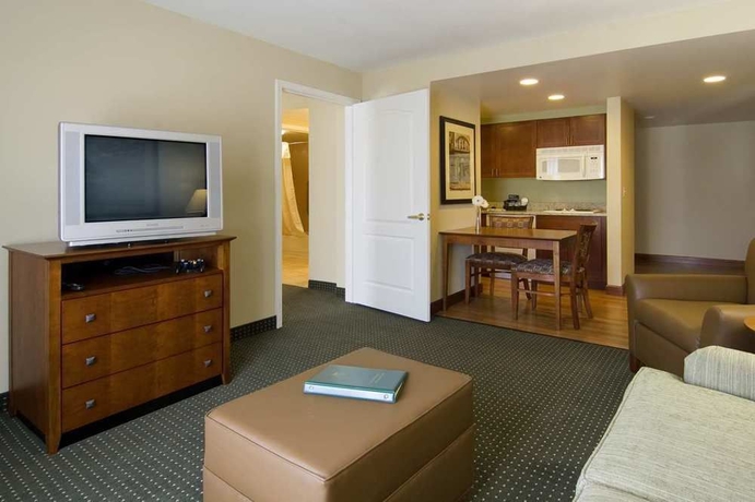Imagen de la habitación del Hotel Larkspur Landing Extended Stay Suites St. Louis Riverport - Airport West. Foto 4