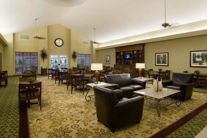 Imagen de los interiores del Hotel Larkspur Landing Extended Stay Suites St. Louis Riverport - Airport West. Foto 10
