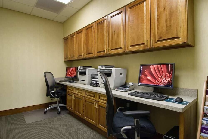 Imagen de los interiores del Hotel Larkspur Landing Extended Stay Suites St. Louis Riverport - Airport West. Foto 12