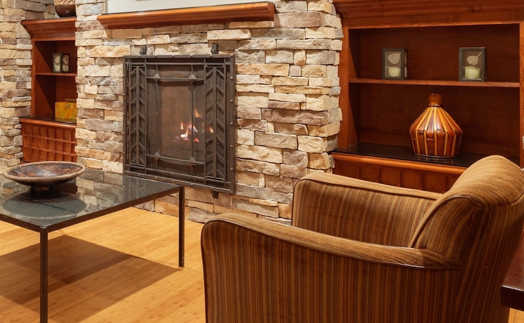 Imagen de los interiores del Hotel Larkspur Landing Milpitas - An All-suite. Foto 16