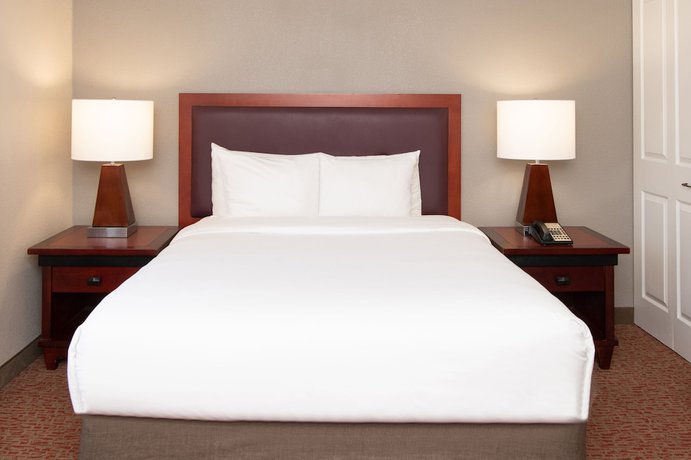 Imagen de la habitación del Hotel Larkspur Landing Sacramento - An All-suite. Foto 8