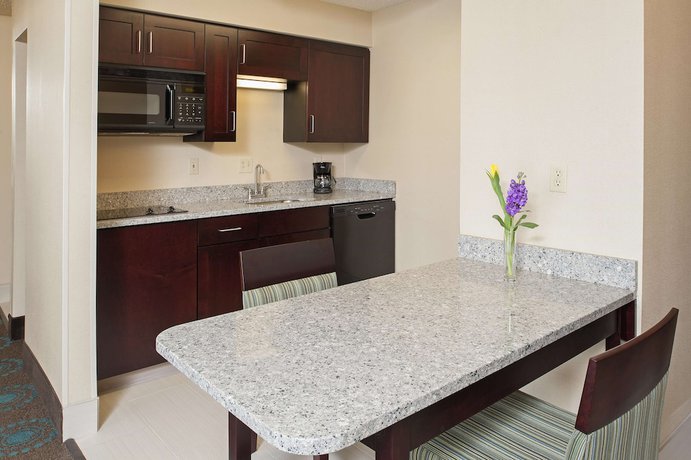 Imagen de la habitación del Hotel Larkspur Landing South Bend. Foto 7