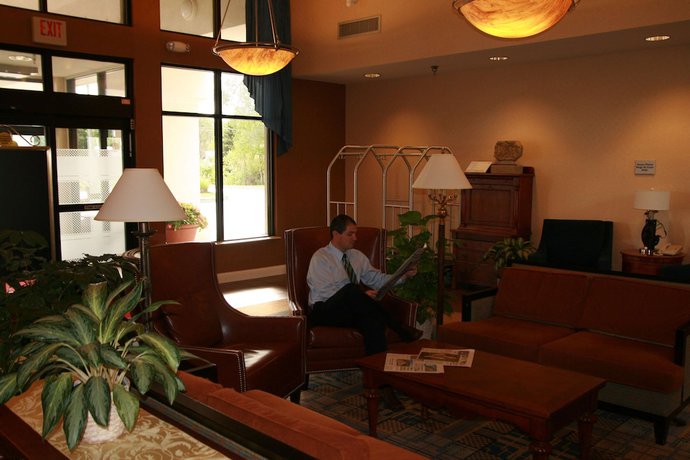 Imagen de los interiores del Hotel Larkspur Landing South Bend. Foto 17