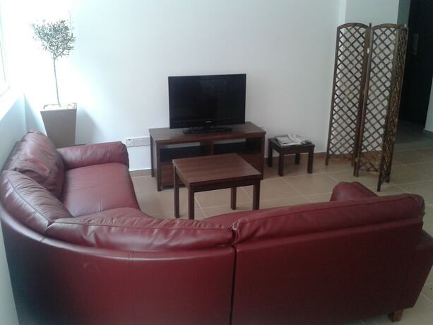 Imagen general del Hotel Larnaca Bay Suites. Foto 3