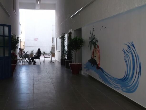 Imagen general del Hotel Larnaca Bay Suites. Foto 9
