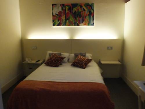 Imagen de la habitación del Hotel Larramendi Torrea. Foto 11