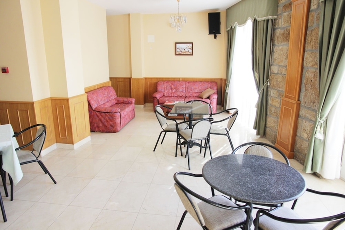 Imagen de los interiores del Hotel Larry. Foto 19