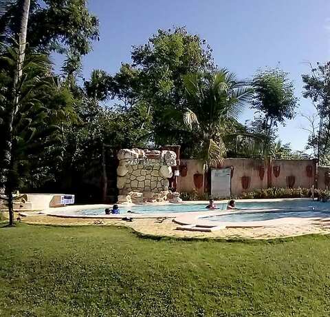 Imagen general del Hotel Larville Pool Garden Resort and Restaurant. Foto 6