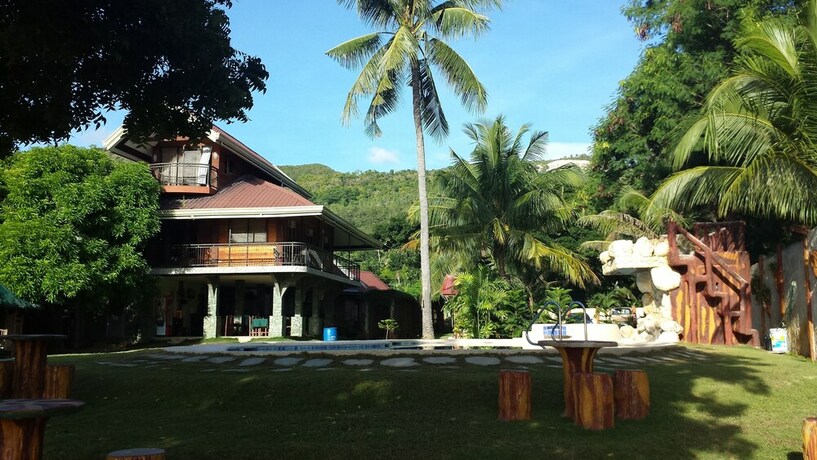 Imagen de los exteriores del Hotel Larville Pool Garden Resort and Restaurant. Foto 24