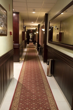 Imagen de los interiores del Hotel Las Acacias, Puente Genil. Foto 14