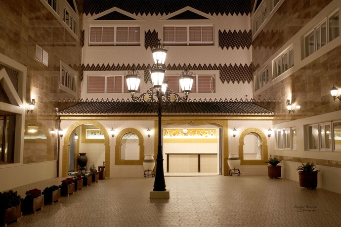 Imagen de los exteriores del Hotel Las Acacias, Puente Genil. Foto 10