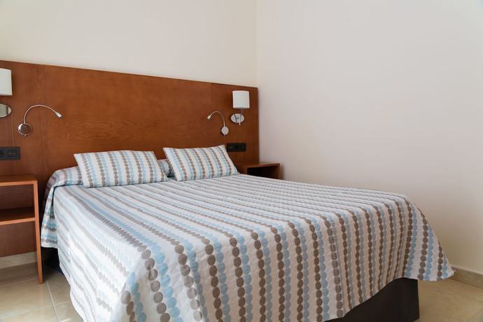 Imagen de la habitación del Hotel Las Adelfas, Puerto del Carmen. Foto 10