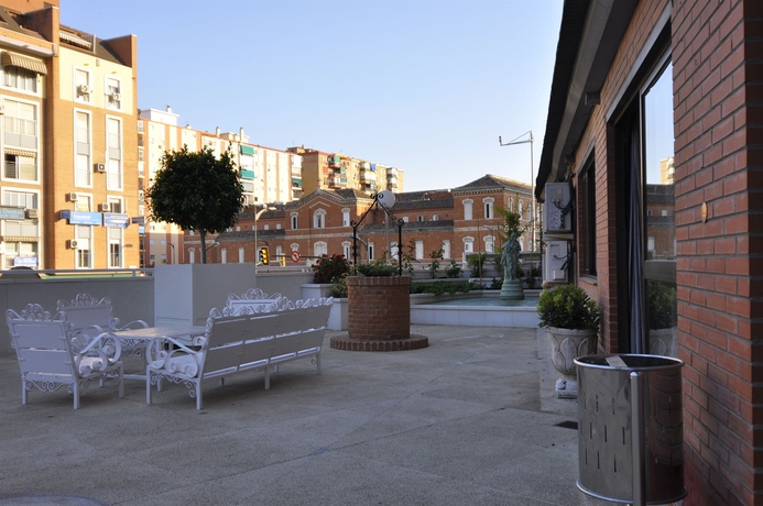 Imagen de los exteriores del Hotel Las Américas, Málaga. Foto 6