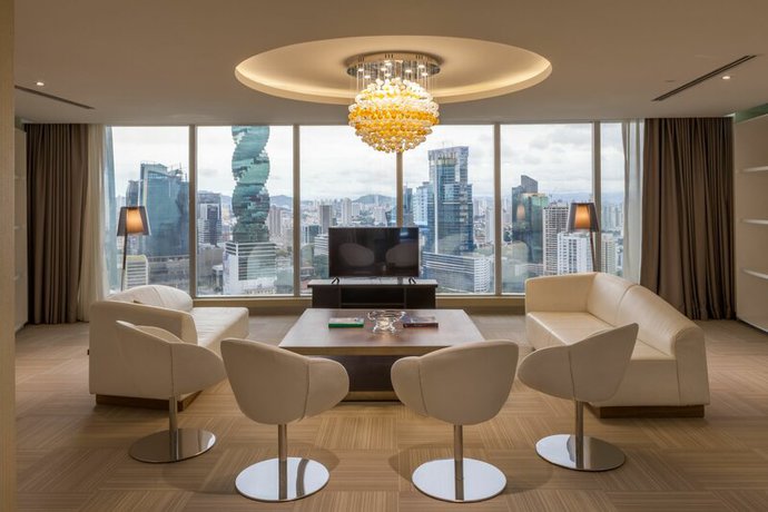 Imagen de la habitación del Hotel Las Americas Golden Tower Panama. Foto 4