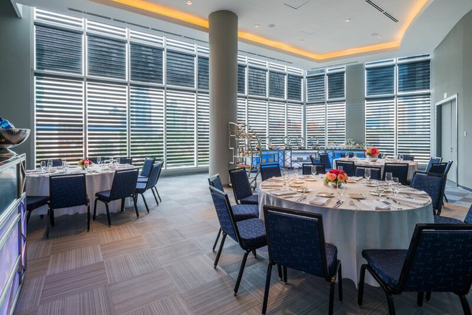 Imagen del bar/restaurante del Hotel Las Americas Golden Tower Panama. Foto 2