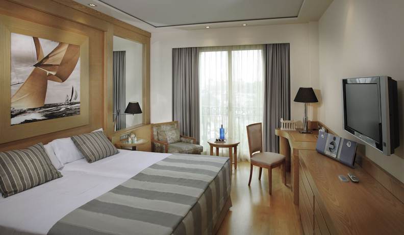 Imagen de la habitación del Hotel Las Arenas Balneario Resort. Foto 10