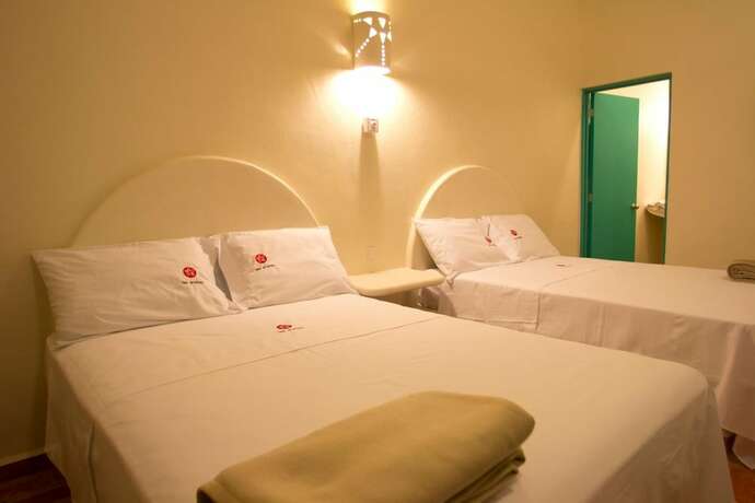 Imagen general del Hotel Las Arenas Bungalows Melaque. Foto 5