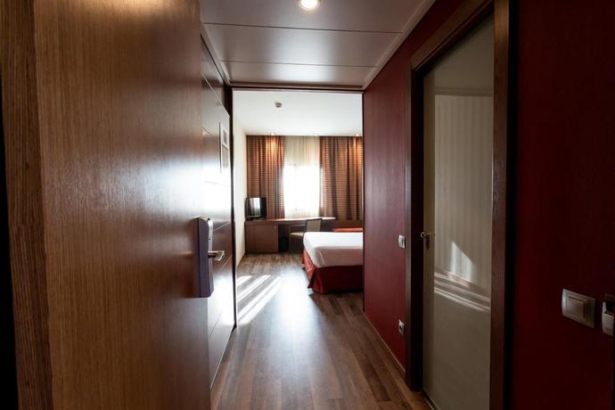 Imagen de la habitación del Hotel Las Artes. Foto 11