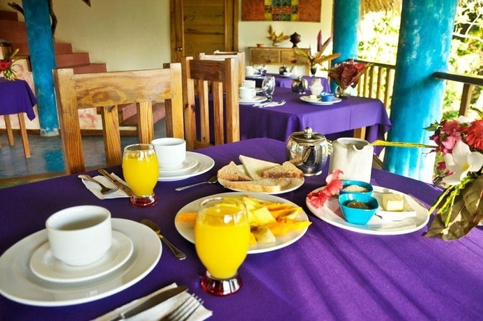 Imagen del bar/restaurante del Hotel Las Ballenas Escondidas. Foto 3