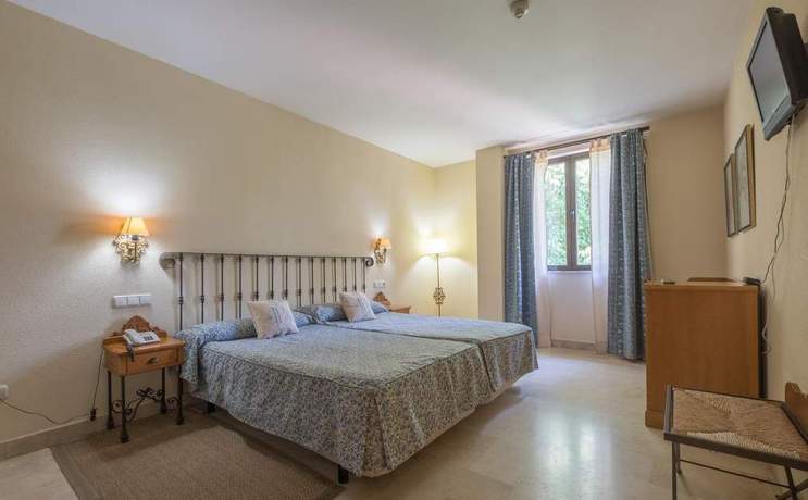 Imagen de la habitación del Hotel Las Batuecas. Foto 14