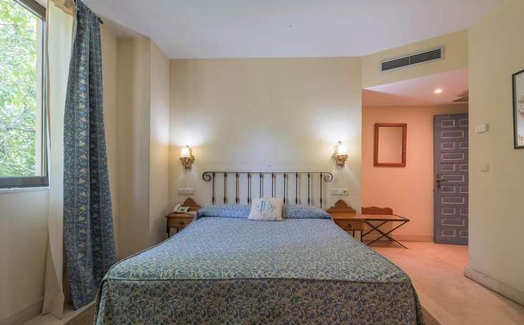 Imagen de la habitación del Hotel Las Batuecas. Foto 15