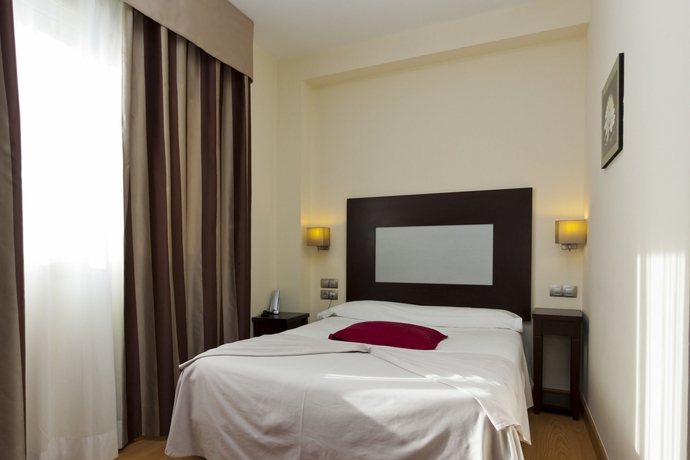 Imagen de la habitación del Hotel Las Bovedas. Foto 8