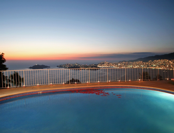 Imagen de la piscina del Hotel Las Brisas Acapulco. Foto 15