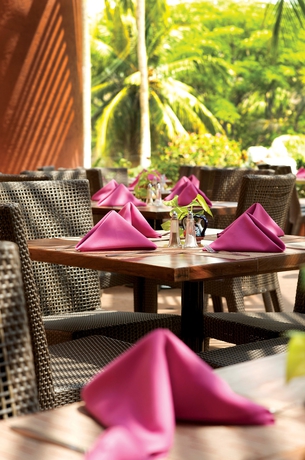 Imagen del bar/restaurante del Hotel Las Brisas Huatulco. Foto 3