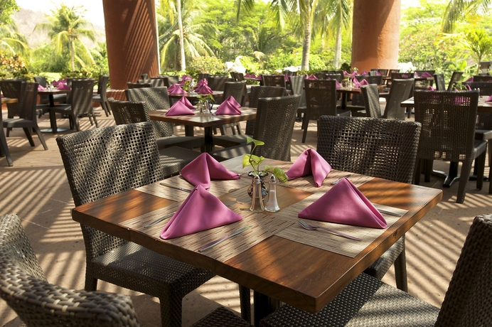 Imagen del bar/restaurante del Hotel Las Brisas Huatulco. Foto 5