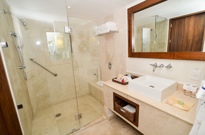 Imagen de la habitación del Hotel Las Brisas Ixtapa. Foto 11