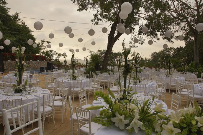 Imagen de los exteriores del Hotel Las Brisas Ixtapa. Foto 13