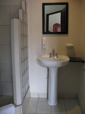 Imagen de la habitación del Hotel Las Brisas Resort and Villas. Foto 5