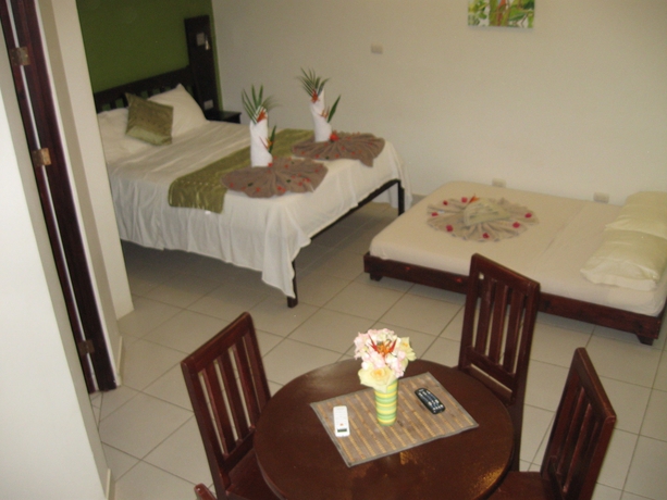 Imagen de la habitación del Hotel Las Brisas Resort and Villas. Foto 6