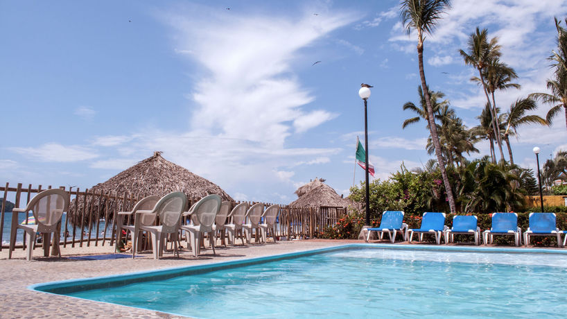 Imagen de la piscina del Hotel Las Cabanas Del Capitan. Foto 12