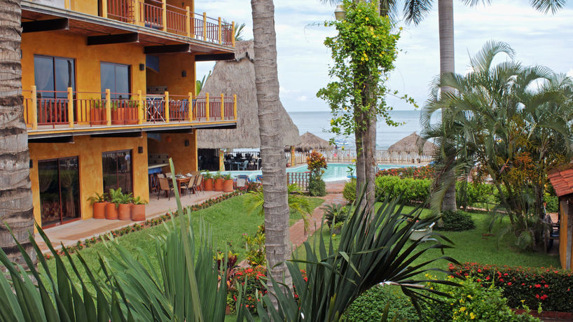 Imagen de los exteriores del Hotel Las Cabanas Del Capitan. Foto 8