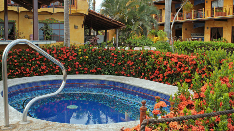 Imagen de la piscina del Hotel Las Cabanas Del Capitan. Foto 16