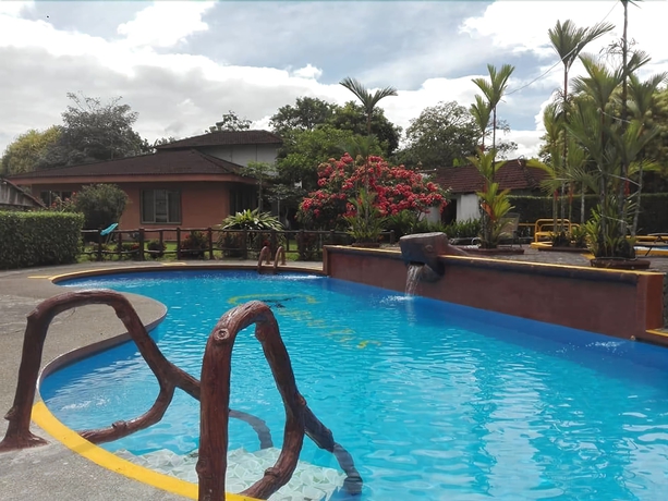 Imagen de la piscina del Hotel Las Cabanitas, Fortuna. Foto 16