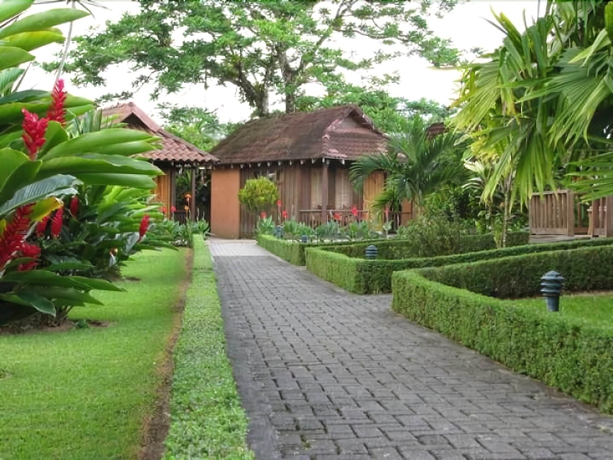Imagen de los exteriores del Hotel Las Cabanitas, Fortuna. Foto 12
