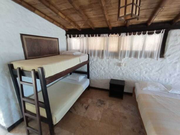 Imagen de la habitación del Hotel Las Caba&ntilde;as de Antica. Foto 13