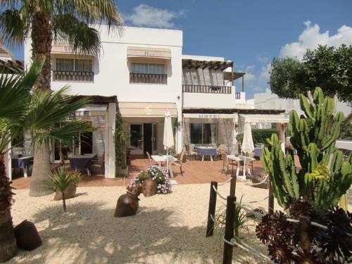 Imagen general del Hotel Las Calas, Agua Amarga. Foto 8