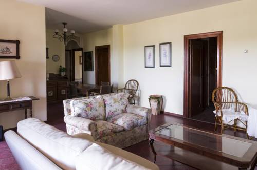 Imagen de la habitación del Hotel Las Camelias. Foto 8