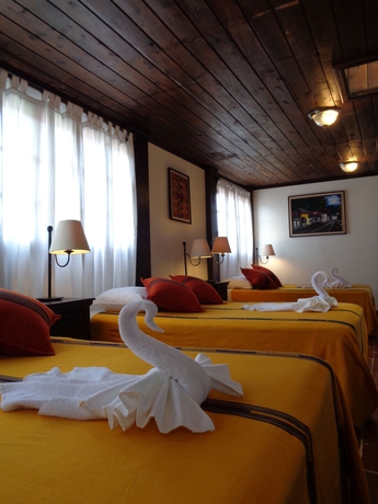 Imagen de la habitación del Hotel Las Camelias Inn. Foto 3