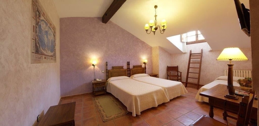 Imagen de la habitación del Hotel Las Cancelas. Foto 19