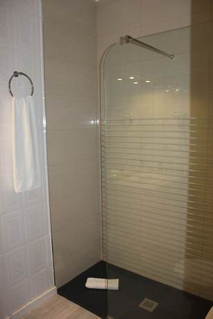 Imagen de la habitación del Hotel Las Canteras. Foto 7