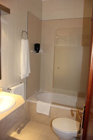 Imagen de la habitación del Hotel Las Canteras. Foto 10