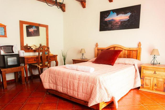 Imagen de la habitación del Hotel Las Ca&ntilde;adas. Foto 2