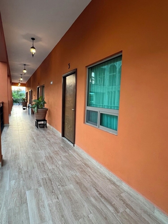 Imagen de los exteriores del Hotel Las Carolinas, Cadereyta Jim&eacute;nez. Foto 13