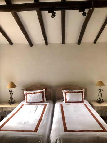 Imagen de la habitación del Hotel Las Casitas del Arco Iris. Foto 4
